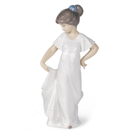 Фигурка Nao Какая милашка в белом платье 22х11х7 см в Самаре 