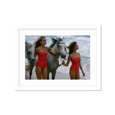 Models With Horses On A Beach Постер в Самаре 